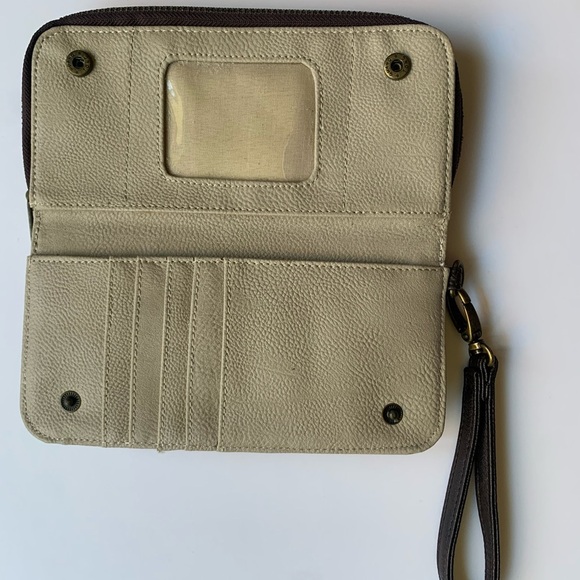 Hurley Beige Wristlet Wallet with Dual Front Pockets - Picture 4 of 8